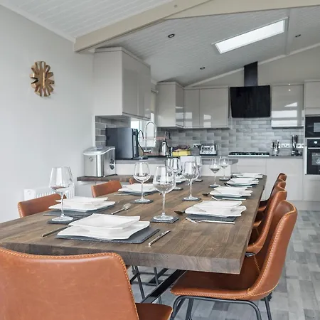 Дом отдыха The Riverside - Ukc4058 *